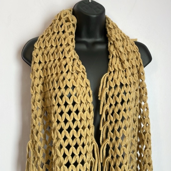 Steve Madden Open Knit Crochet Tan Camel Color Infinity Scarf with Fringe OS - Picture 2 of 12